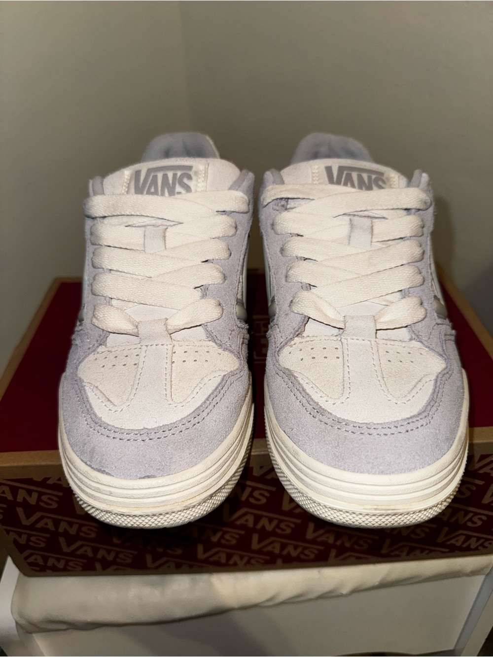Vans Kids Low-Top Sneakers in Light Gray and White